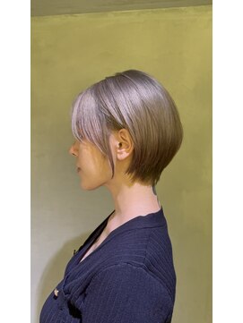 クロワ(croix) 【ブリーチ】ホワイトベージュ×ショート