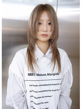 ブラウンベージュステップカットハッシュレイヤー