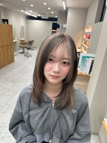 シカ 神戸三宮元町店(Cica) ミルクティーベージュ セクションカラー ハイトーン 三ノ宮