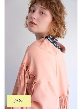 ラレイ(Lalei) 【表参道/青山】イエローベージュ×くせ毛風ショート【ささき】