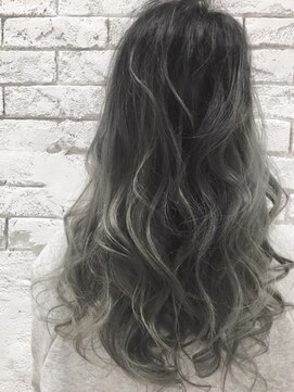 ラックスビーハカタ 福岡博多バスターミナル店(LUXBE HAKATA) プラチナグレーグラデーション【LUXBE HAKATA】