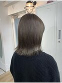 オリーブベージュ