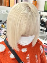 ベレーザ 渋谷(BELEZA)&nbsp;3994ニュアンスカラー艶髪グレーベージュ金髪ボブぱっつん前髪