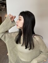 ウユ(uyu)&nbsp;透明感たっぷり暗髪ロング