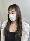 オン眉ストレートロングレイヤーカット暗髪グレージュ