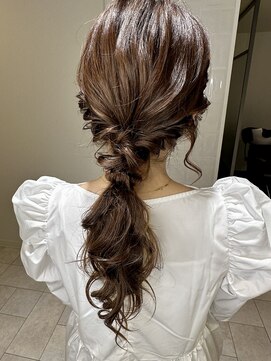 カラーズ(PRIVATE HAIR SALON COLOR'S) 編み下ろしアレンジ