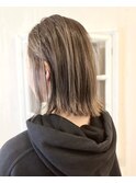 ハイライトグレージュ　切りっぱなしボブ