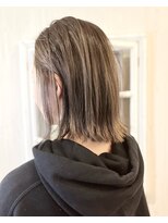 パクタ(PAcuTA.)&nbsp;ハイライトグレージュ　切りっぱなしボブ