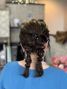 フーシャ(Fuchsia) 大人かわいいツインスタイル