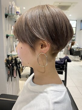 トッカ 小田原店(tocca) 刈り上げコンパクトショート×ホワイトグレージュ