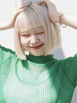 ピークアブー 原宿ハラカド(PEEK-A-BOO) ホワイトブロンド/ホワイトボブ/金髪ボブ/ブロンドボブ/金髪