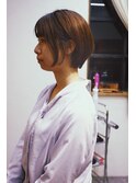 耳掛けショートボブヘア