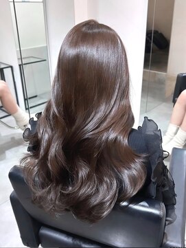 エル バイ アンキシム(elu by AHNKISM) 韓国風レイヤーカット顔まわりくびれオルチャン 心斎橋