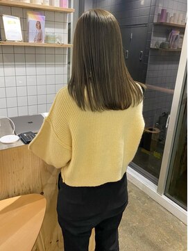 ミラ 新宿(MILA) カーキグレージュ/オリーブベージュ/艶ストレート/髪質改善