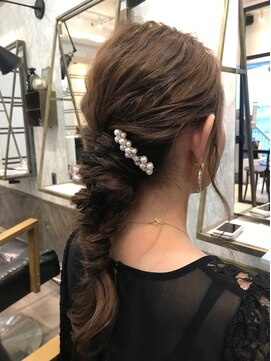 シャロン(SHARON) 【SHARON原宿】カジュアルヘアアレンジ×編みおろし