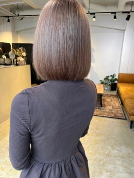 メリー オオサカ(Merly Osaka) 綺麗な丸み&収まりツルンとボブ_中明度アッシュブラウンカラー_