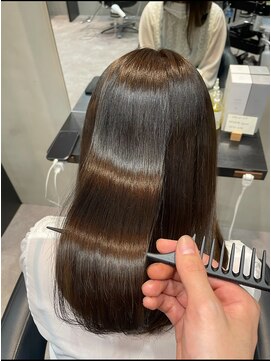 アム 表参道(am) 小顔薄めバンググレージュレイヤーロング前髪パーマ黒髪