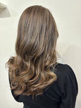 ヘアープロデュース ラピセット 松山(Lapset) 20代30代40代ハイライト外国人風カラープラチナアッシュ