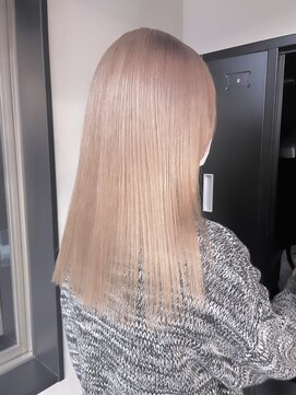 ペレ 渋谷(PELE) イメチェン/ホワイトブロンド/外ハネボブ/ワイドバング/渋谷