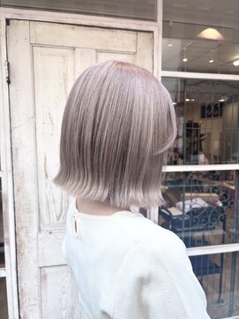 シータ 大山(THETA) ホワイトミルクティーベージュ