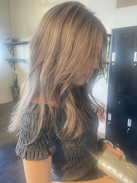 ムード マグ レーベル 南松本(MOOD Mag Label) 春色ブリーチ×透明感ミルクティー◎20代30代小顔レイヤー