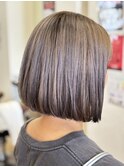 白髪ぼかしハイライト×ボブ