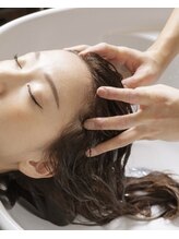 毎日頑張ってる自分にご褒美を…目の疲れや・頭皮ケア・血行促進、白髪予防に大人の極上スパ。(ヘッドスパ)