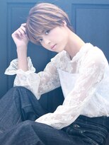 アイル(I'll)&nbsp;大人可愛いマッシュショートウルフカット白髪ぼかしハイライト