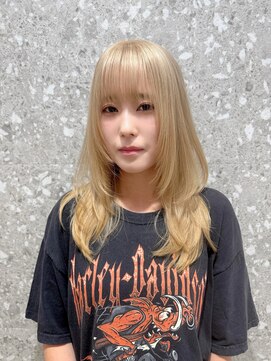 サンク 原宿 表参道(cinq) ★ミディアムレイヤーカット長めボブミルクティーベージュカラー