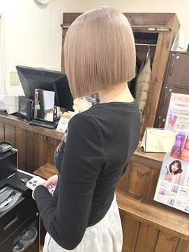 ジャストビューティー リアリー(just beauty Really) 切りっぱなしボブ×ミルクティーベージュ【横須賀中央】