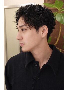 ビュートリアム265(BEAUTRIUM 265) メンズヘア メンズパーマ スパイラルパーマ センターパート