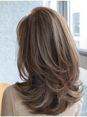 ミディアムレイヤー×白髪ぼかしカラー30代40代50代60代