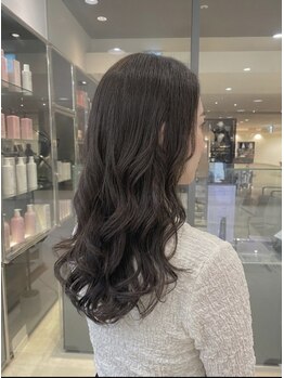 ヘアーズギャラリー なんば高島屋店(Hair's Gallery)の写真/再現性の高いパーマで、毎朝のスタイリングも簡単♪ふんわり柔らかな質感で、女性らしさを演出。
