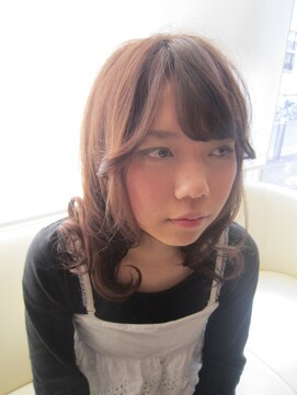 ヘアルーム アプローズ(Hair room Applause) ☆ナチュラルセミディ☆