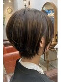大人可愛いまんまる耳掛けボブ