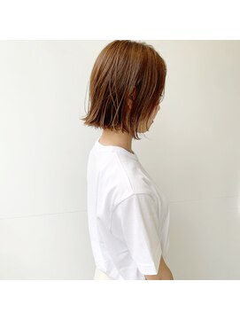 ミント(mint) 抜け感◎軽めな外ハネショートボブ！