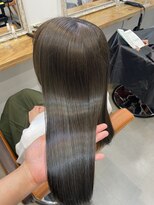 ネイヴィル(navile)&nbsp;◎赤みのない透け感グレージュ