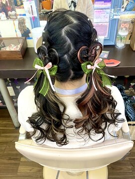 ヘアセットアップス(UP's) お友達とお揃いで可愛い『リボンアレンジツインテールハート』