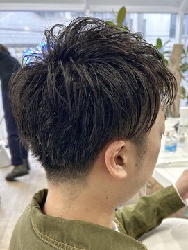 ヘッズ 本八幡店(HEADS) MEN'S HAIR  センターパート　ツイストスパイラル　コンマヘア
