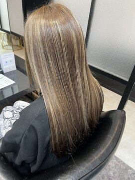 モノ アンド イニ(Mono & inni) ハイライト