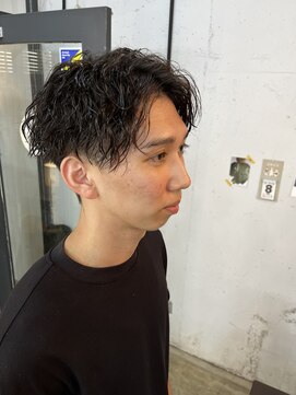 カノア(kanah) ツイストスパイラルパーマメンズパーマセンターパート
