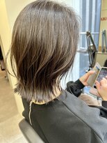 くびれ　ミディアム　切りっぱなし