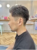 刈り上げツーブロックアップバングショートビジネスメンズヘア