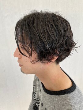 イーエス(E.S) 無造作ウェットパーマ センターパート