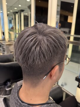 エアー 銀座タワー(AIR) ハイトーンカラー/ブリーチ/メンズカット/グレー/シルバー