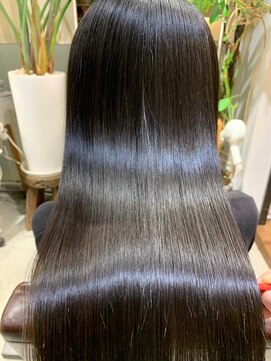 シーズヘア南口店 大好評!艶髪 極上の縮毛矯正 お任せください!