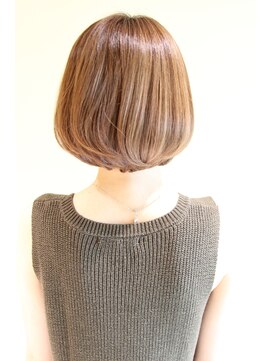 レウナ 外苑前(Reuna) 30代40代に人気なひし形ボブスタイル