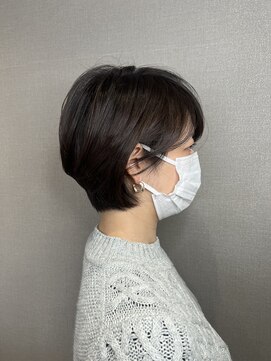 リリ(Liri material care salon by JAPAN) 艶感とまとまりのある大人ボブデザイン