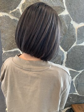 アース 小禄店(EARTH) ブリーチオンカラー/アッシュグレー/似合わせカット