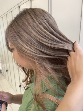 キャパ 秦野(CAPA) くすみ透明感ホワイトミルクティーグレージュ